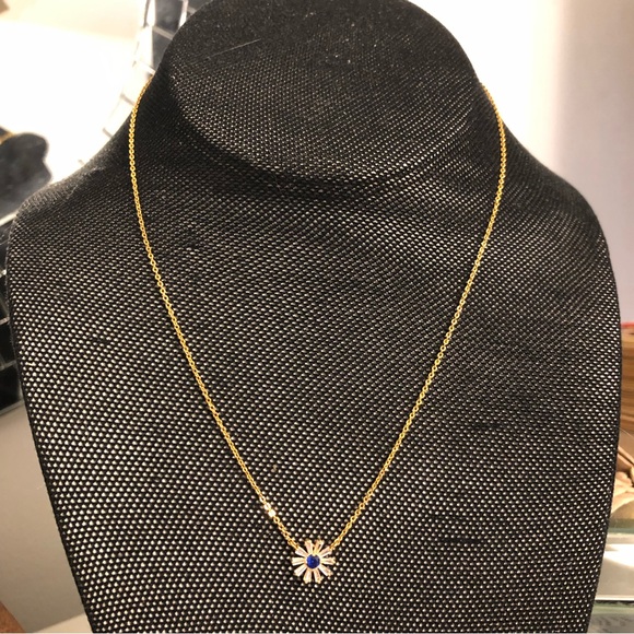 Flower Pendant Necklace - Picture 3 of 5